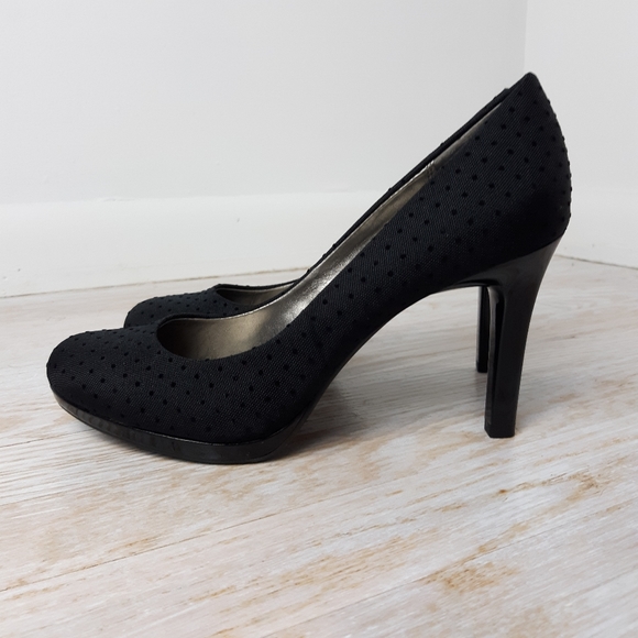 Bandolino Shoes - 4/$25 Bandolino Heels